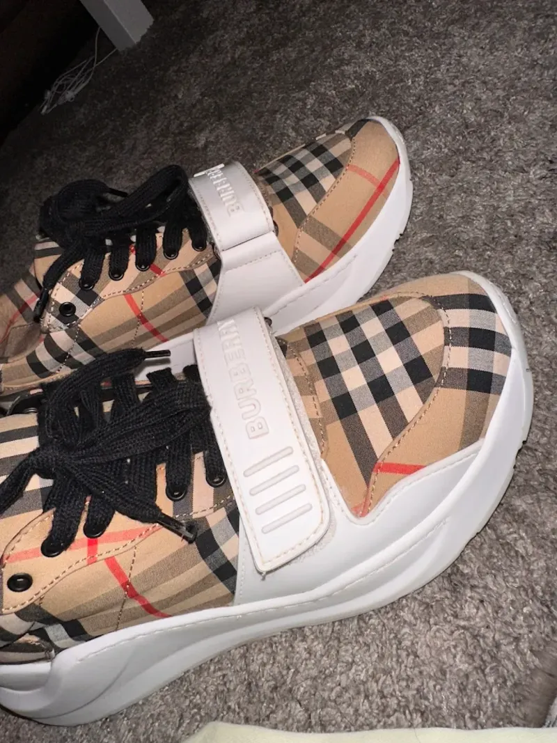 Burberry - Avant/Après nettoyage